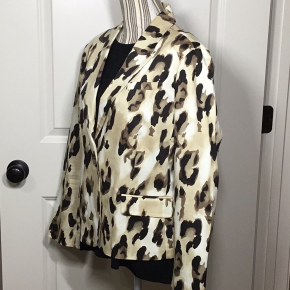 Chico’s Neutral Animal Print Blazer - Picture 3 of 6